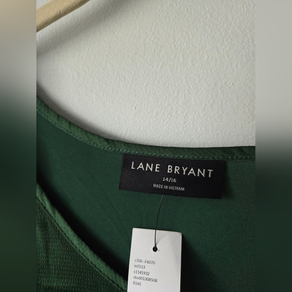 NWT Lane Bryant Green Blouse Long Sleeves 14/16 - Picture 2 of 6